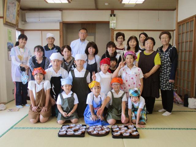 収穫したびわを使って松ケ崎小学校児童がびわジャム作り