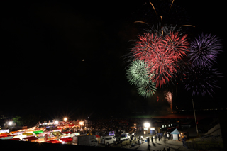 たるみずふれあい夏祭り2024フェスタ夜空に輝く花と月