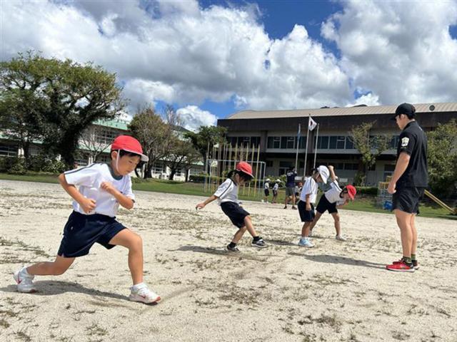 新城小学校で鹿屋体育大学出前授業