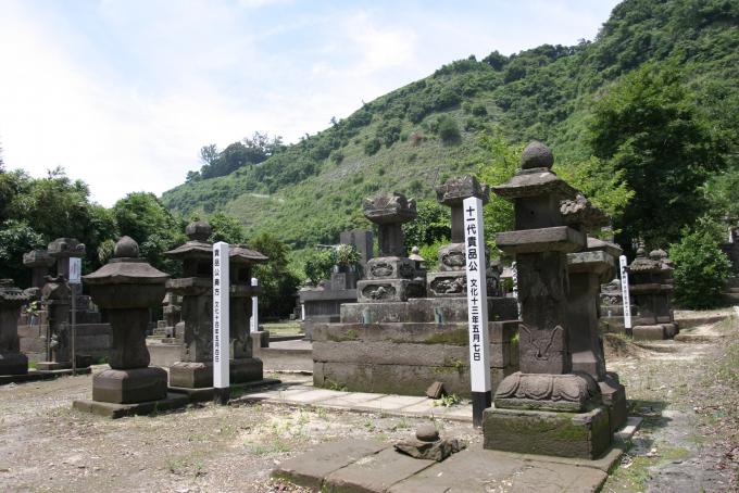 （写真）垂水島津墓地