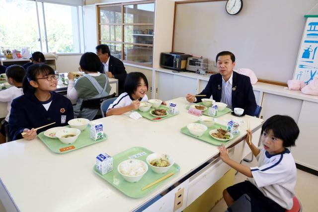 令和5年10月23日（月曜日）ふるさと納税寄付者様による給食食材提供3